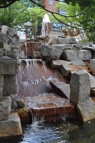 5. A serene fountain scene is a rhymey thing to say. It’s also what this is. And sitting here feels better than shooting two under par.