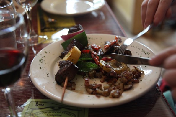 The Snob’s better half gave rave reviews of the beef kabob.