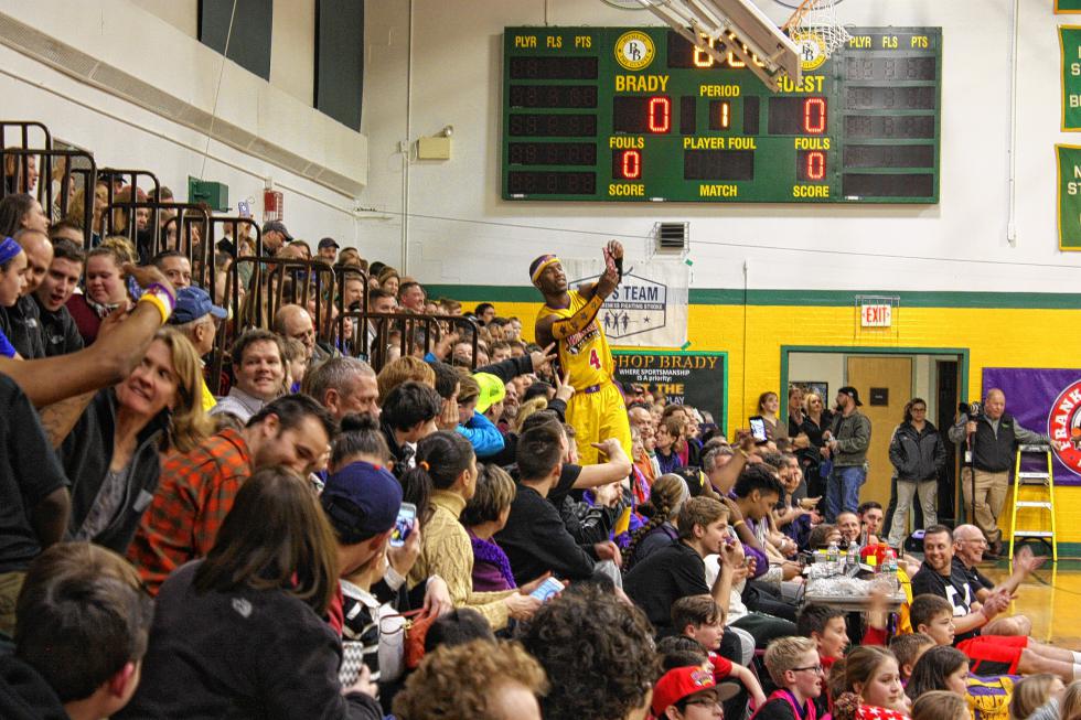 Harlem Wizards bring high-powered show to Civic Memorial High School on  Dec. 7