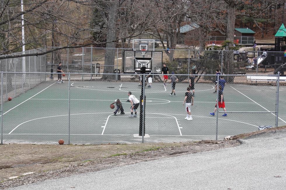 The basketball courts at White Park were packed last week. Probably because it was perfect outdoor basketball weather. (JON BODELL / Insider staff) -