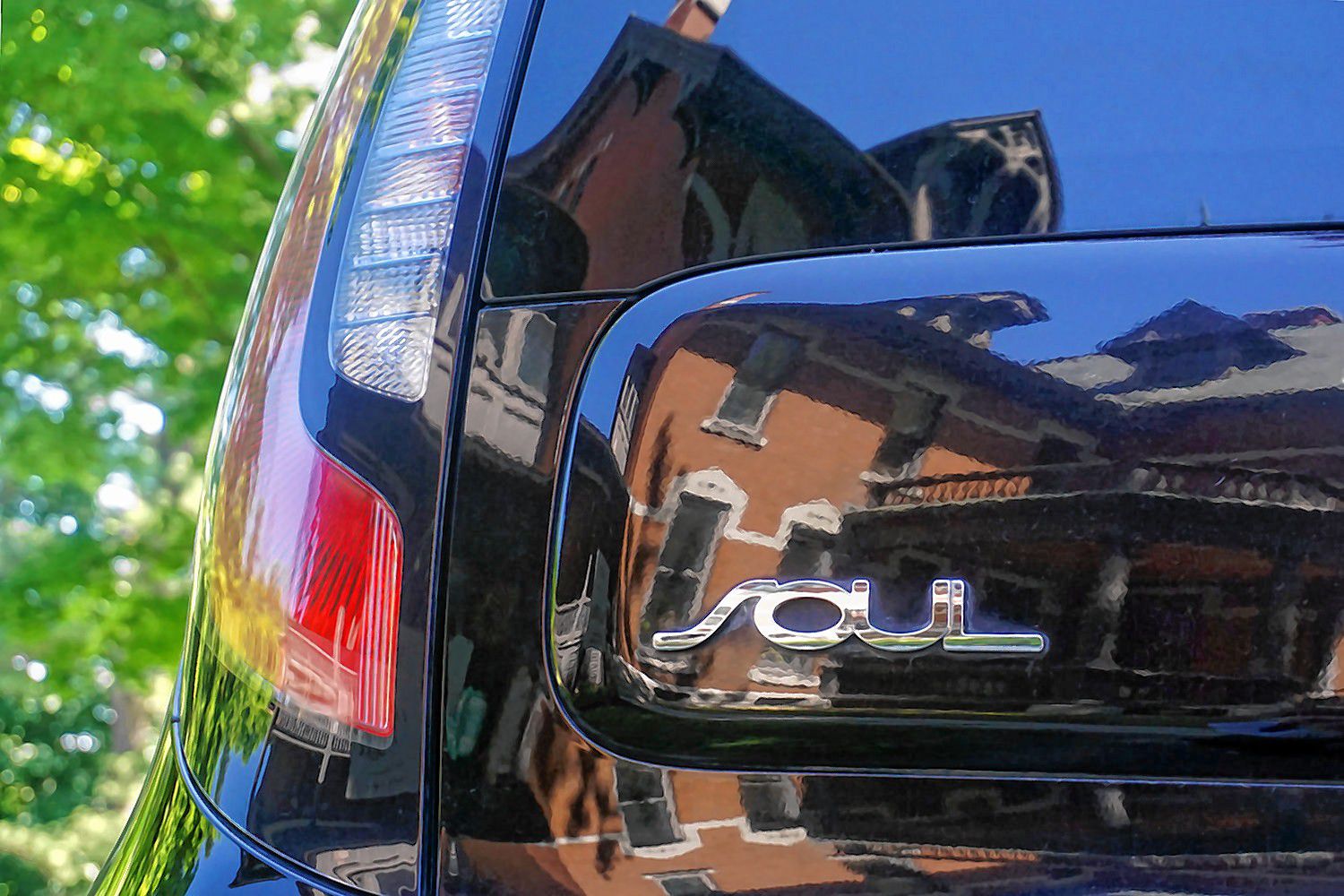 This photo by Lynne Sabean, showing the Kimball Jenkins mansion in the reflection of a Kia Soul, will be on display at Kimball Jenkins as part of the Photograph Kimball Jenkins photo exhibit starting Sept. 4. Courtesy of Kimball Jenkins