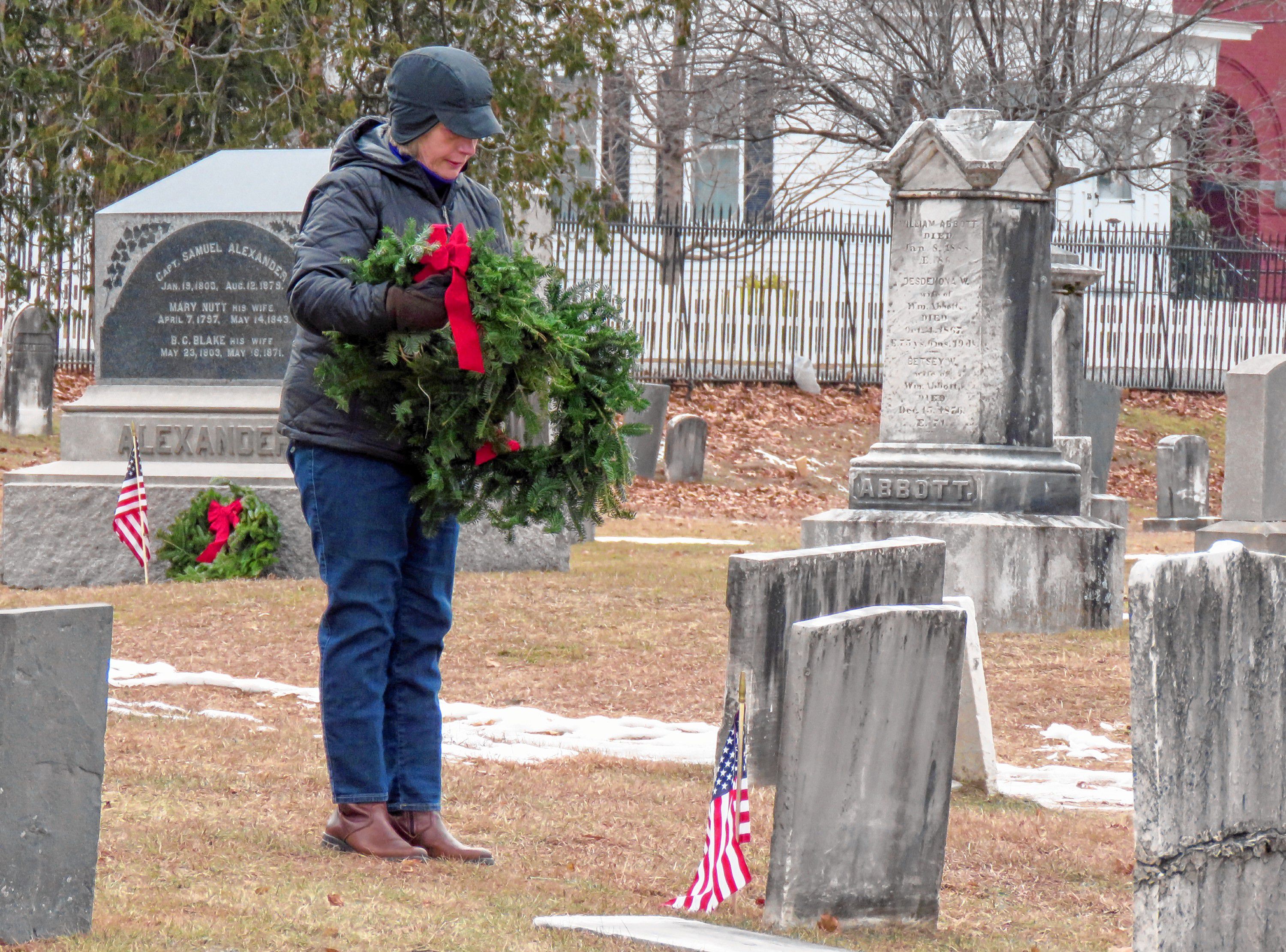 PHOTOS: Wreaths laid at veterans’ graves in Concord’s Old North ...