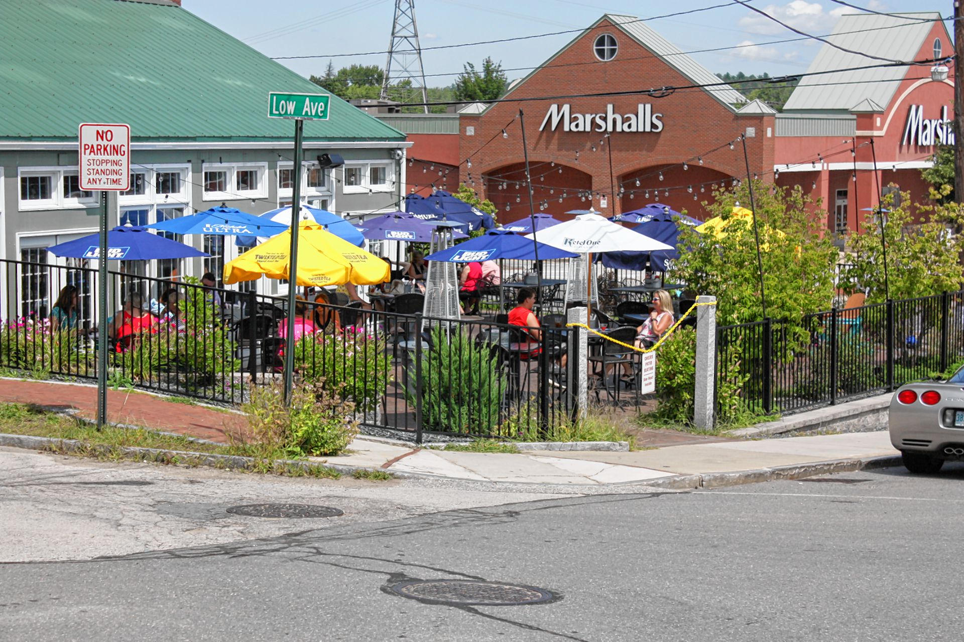 Cheers has a very large and comfortable patio that features live music on Sunday and Thursday evenings. JON BODELL / Insider staff